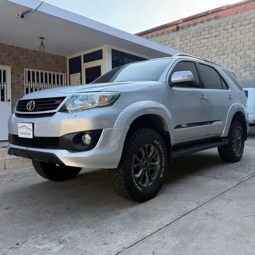 Toyota Fortuner 2019 Plateado Valencia