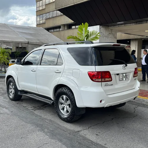Toyota Fortuner SR 2008 Blanco Caracas