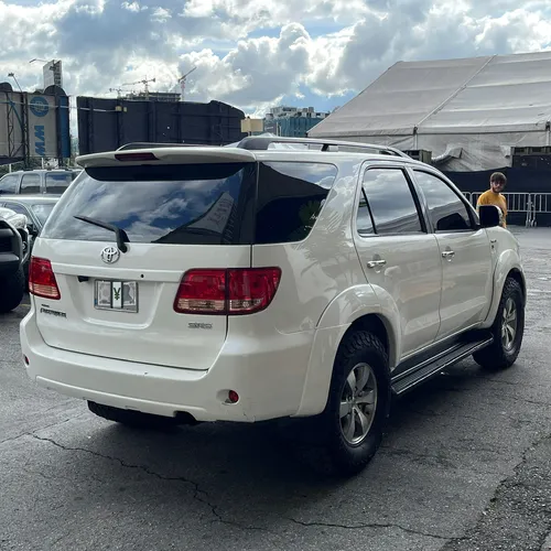 Toyota Fortuner SR 2008 Blanco Caracas