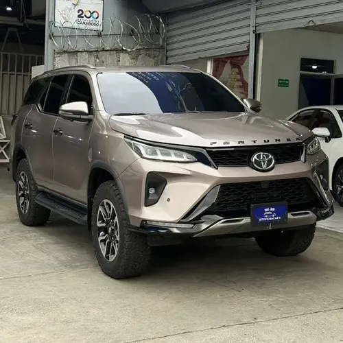 Toyota Fortuner Legender 2024 Beige Caracas