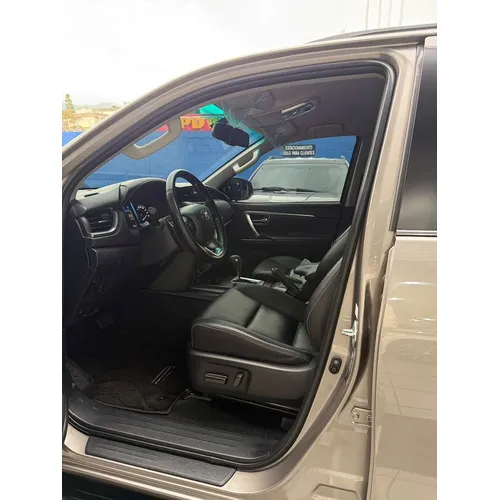 Toyota Fortuner Legender 2024 Beige Caracas