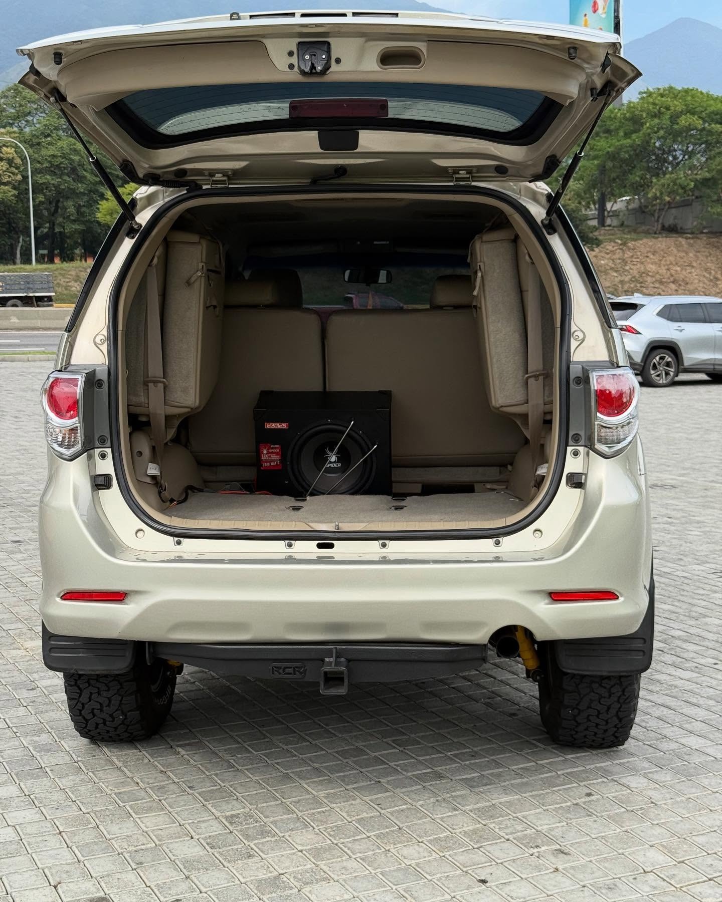 Toyota Fortuner 2013 Dorado Caracas