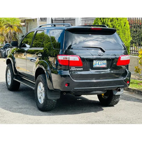 Toyota Fortuner 2011 Negro Caracas