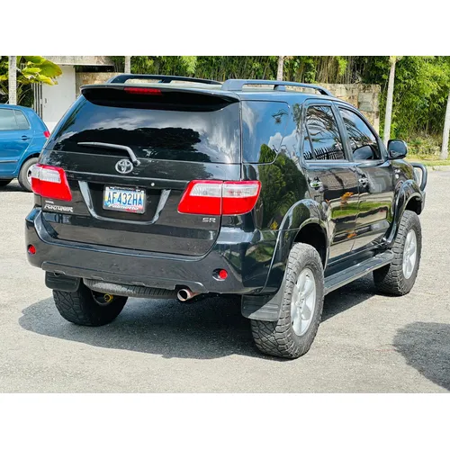 Toyota Fortuner 2011 Negro Caracas