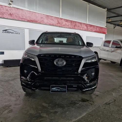Toyota Fortuner Dubai 2025 Negro Caracas
