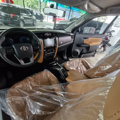 Toyota Fortuner Dubai 2025 Negro Caracas