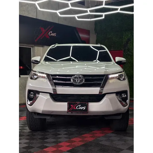 Toyota Fortuner Dubai 2017 Blanco Caracas