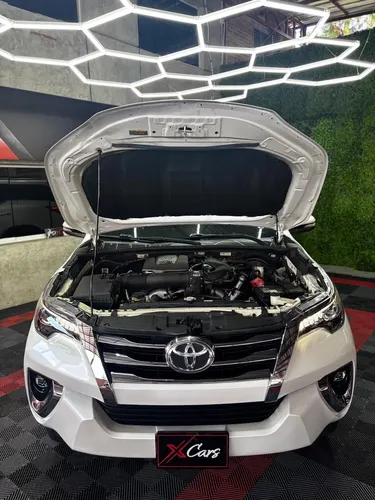 Toyota Fortuner Dubai 2017 Blanco Caracas