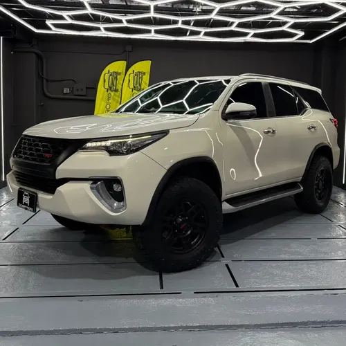 Toyota Fortuner Dubai 2018 Blanco Caracas
