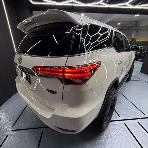 Toyota Fortuner Dubai 2018 Blanco Caracas
