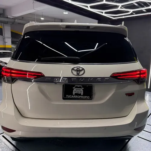 Toyota Fortuner Dubai 2018 Blanco Caracas