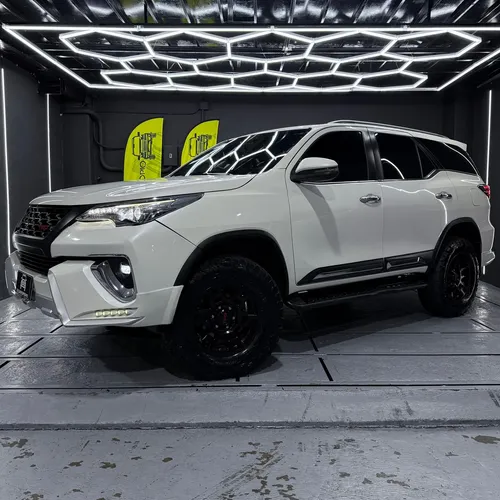 Toyota Fortuner Dubai 2019 Blanco Caracas