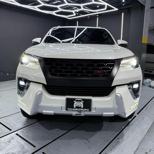 Toyota Fortuner Dubai 2019 Blanco Caracas