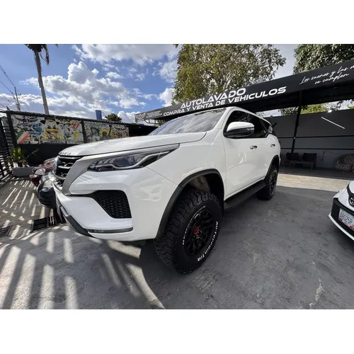 Toyota Fortuner Dubai 2023 Blanco Barquisimeto