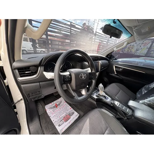 Toyota Fortuner Dubai 2023 Blanco Barquisimeto