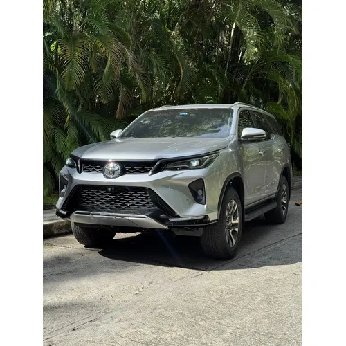 Toyota Fortuner Dubai 2024 Plateado Caracas