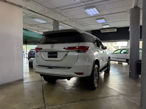 Toyota Fortuner Dubai 2024 Blanco Valencia