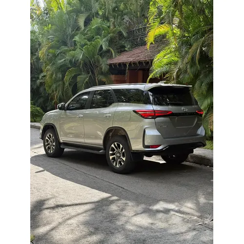 Toyota Fortuner Dubai 2024 Plateado Caracas