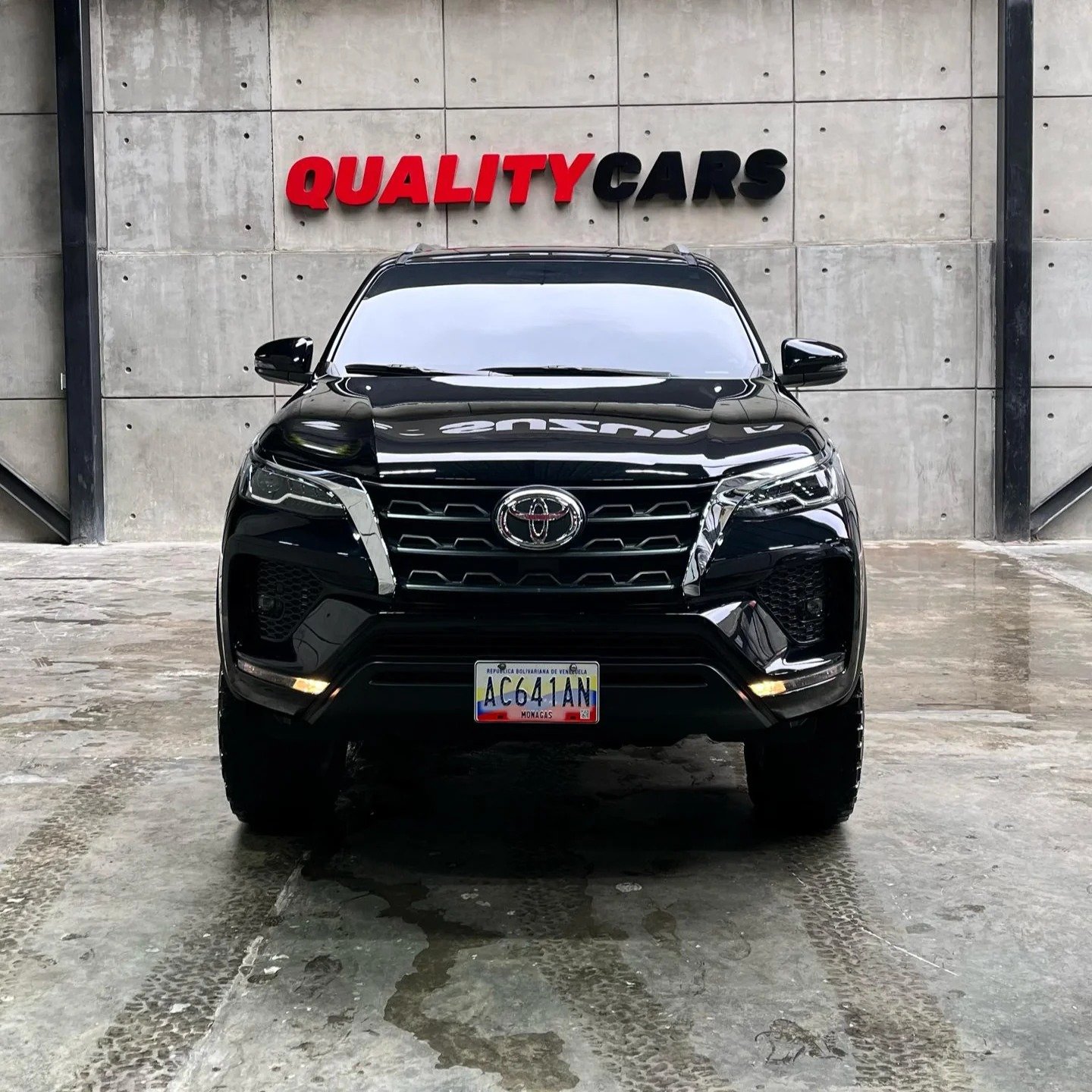 Toyota Fortuner Dubai 2024 Negra