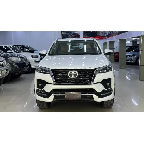 Toyota Fortuner Dubai 2025 Blanco Caracas