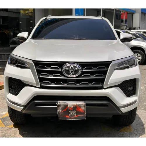 Toyota Fortuner Dubai 2025 Blanco Caracas