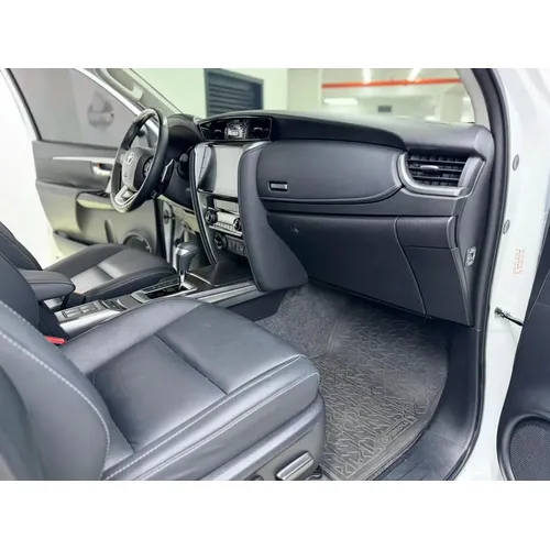 Toyota Fortuner Dubai 2025 Blanco Caracas