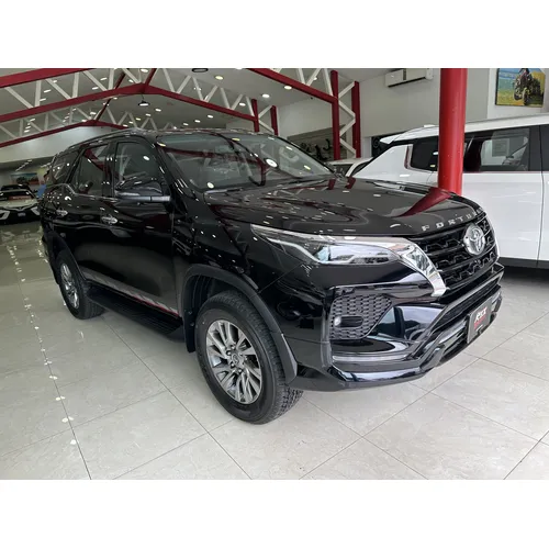 Toyota Fortuner Dubai SR5 2025 Negro Caracas