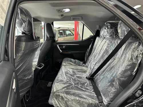 Toyota Fortuner Dubai 2025 Negro Caracas