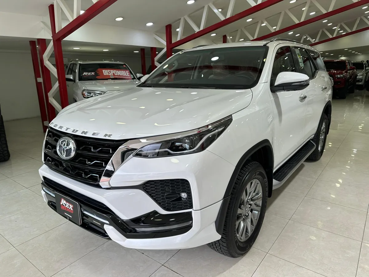 Toyota Fortuner Dubai 2025 Blanco Caracas