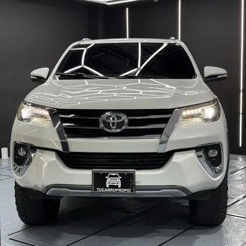 Toyota Fortuner Dubai VX.R 2017 Blanco Caracas