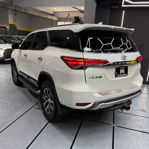 Toyota Fortuner Dubai VX.R 2017 Blanco Caracas