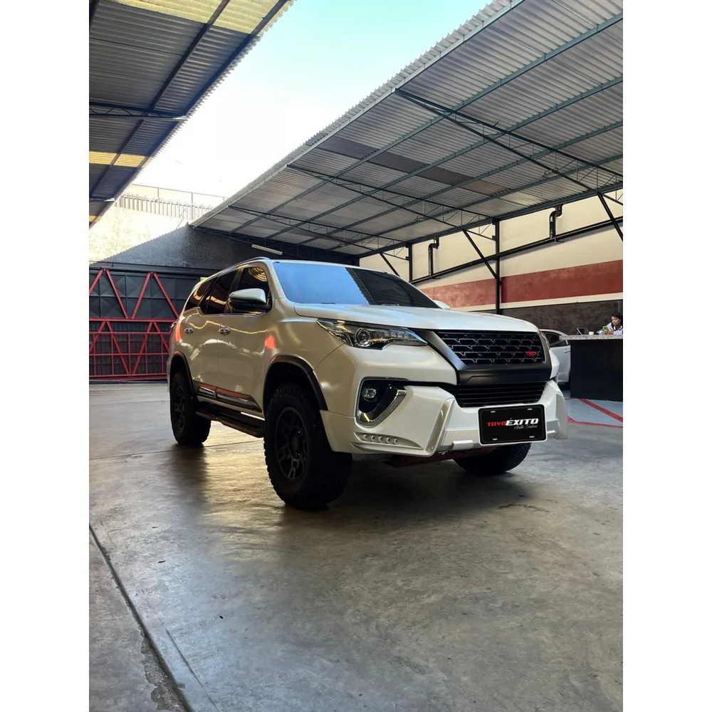 Toyota Fortuner Dubai VX.R 2018 Blanco Caracas