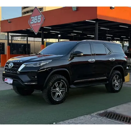 Toyota Fortuner EX.R 2024 Negro Lechería