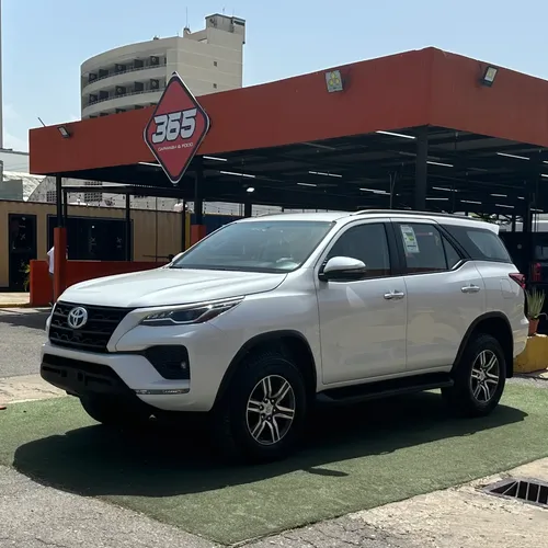 Toyota Fortuner EX.R 2025 Blanco Lechería