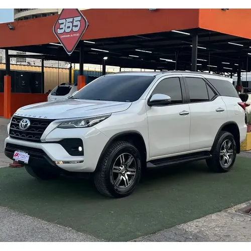 Toyota Fortuner EX.R 2025 Blanco Lechería
