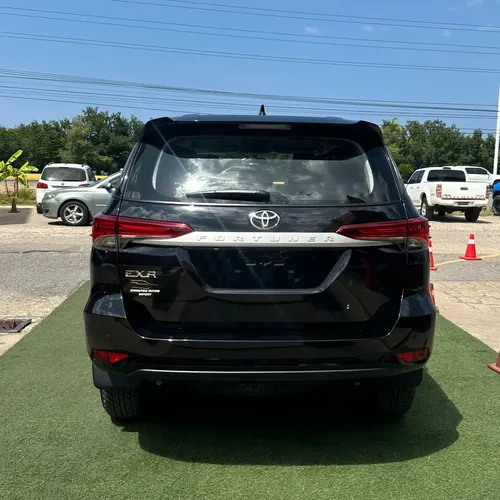 Toyota Fortuner 2025 Negro Lechería