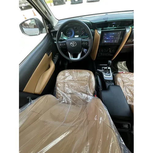Toyota Fortuner EX.R 2025 Blanco Lechería