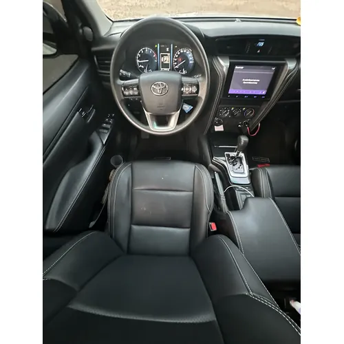 Toyota Fortuner EX.R 2025 Blanco Lechería