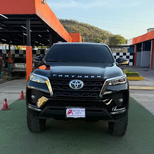 Toyota Fortuner EX.R 2024 Negro Lechería