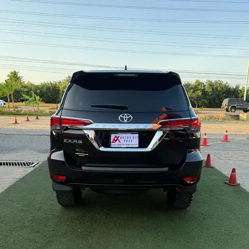 Toyota Fortuner EX.R 2024 Negro Lechería