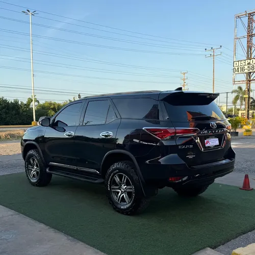 Toyota Fortuner EX.R 2024 Negro Lechería