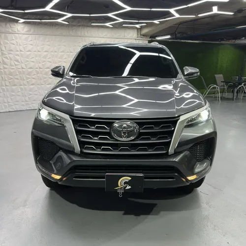 Toyota Fortuner EX.R 2024 Gris Caracas