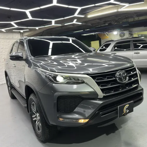 Toyota Fortuner EX.R 2024 Gris Caracas