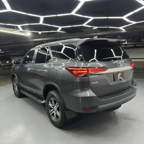 Toyota Fortuner EX.R 2024 Gris Caracas