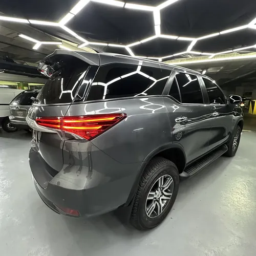 Toyota Fortuner EX.R 2024 Gris Caracas