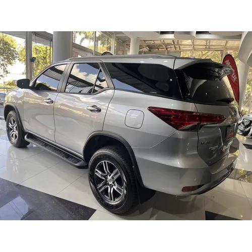 Toyota Fortuner EXR 2025 Plateado Caracas