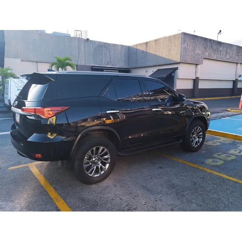 Toyota Fortuner EX.R 2024 Negro Caracas