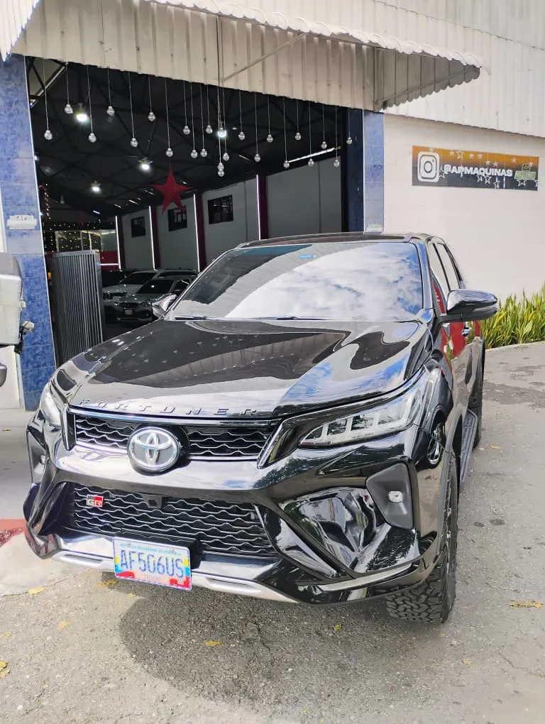 Toyota Fortuner GR 2024 Negro Maracay