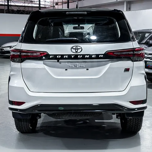 Toyota Fortuner GR Sport 2026 Blanco Caracas