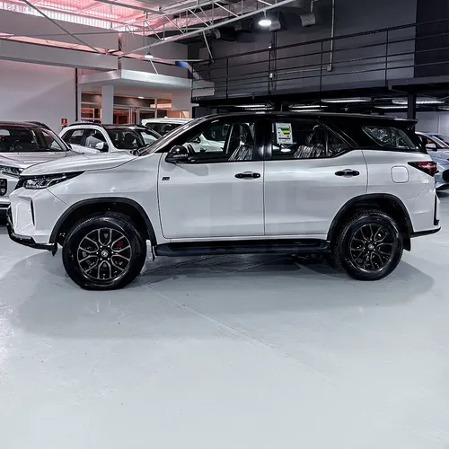 Toyota Fortuner GR Sport 2026 Blanco Caracas